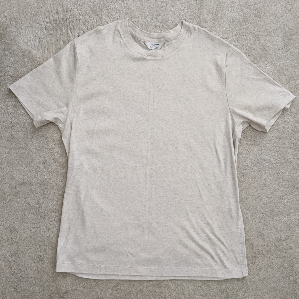 NWOT Banana Republic Factory t-shirt medium